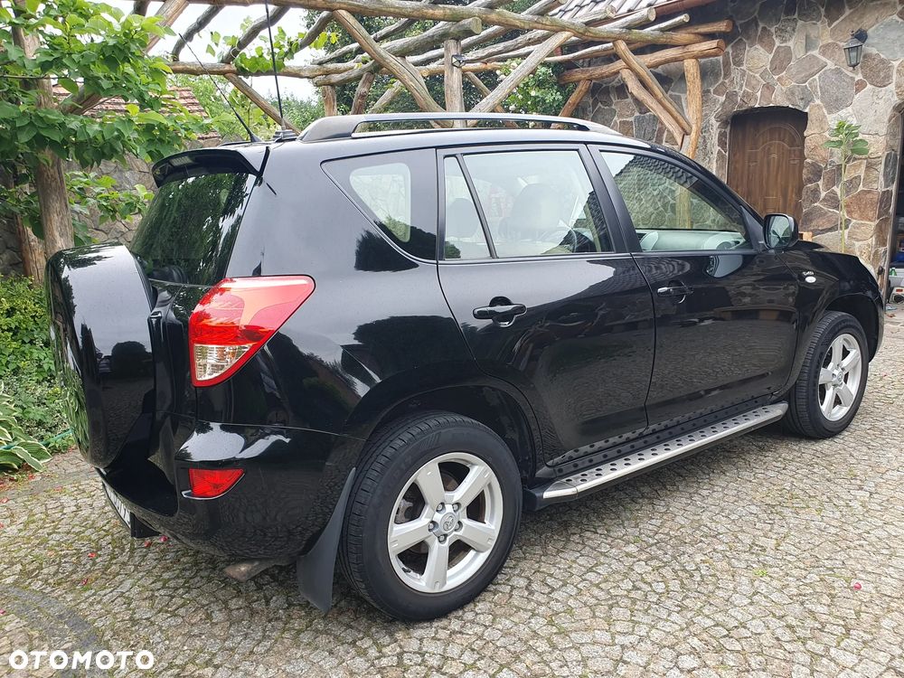 Toyota RAV4 2.2 D-4D Premium - 1