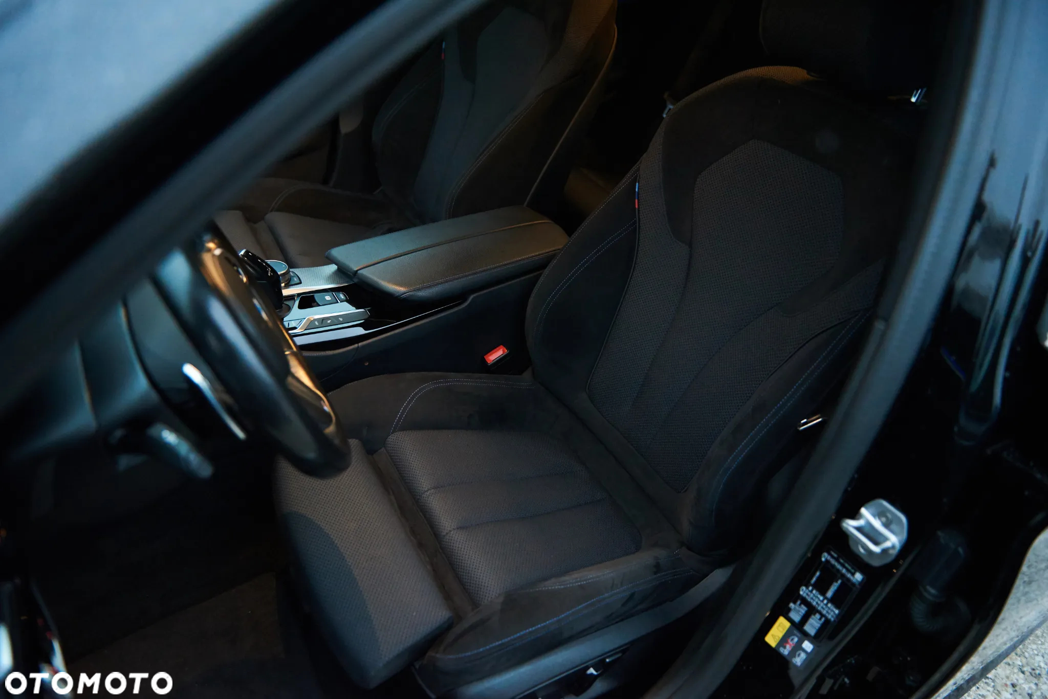 BMW Seria 5 530e iPerformance xDrive M Sport sport - 31