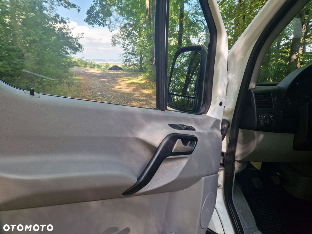 Mercedes-Benz Sprinter - 14