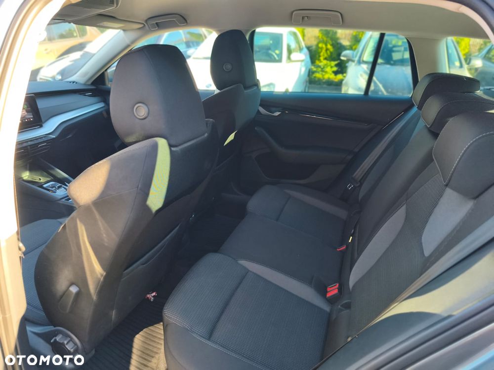 Skoda Octavia 2.0 TDI Selection DSG - 7