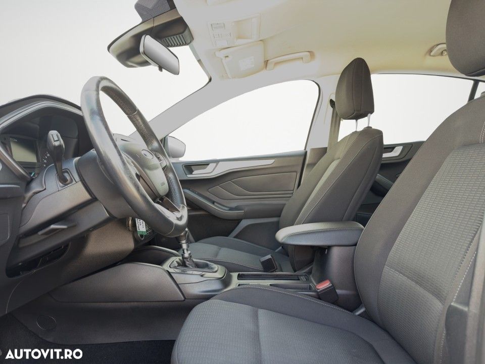 Ford Focus - 11