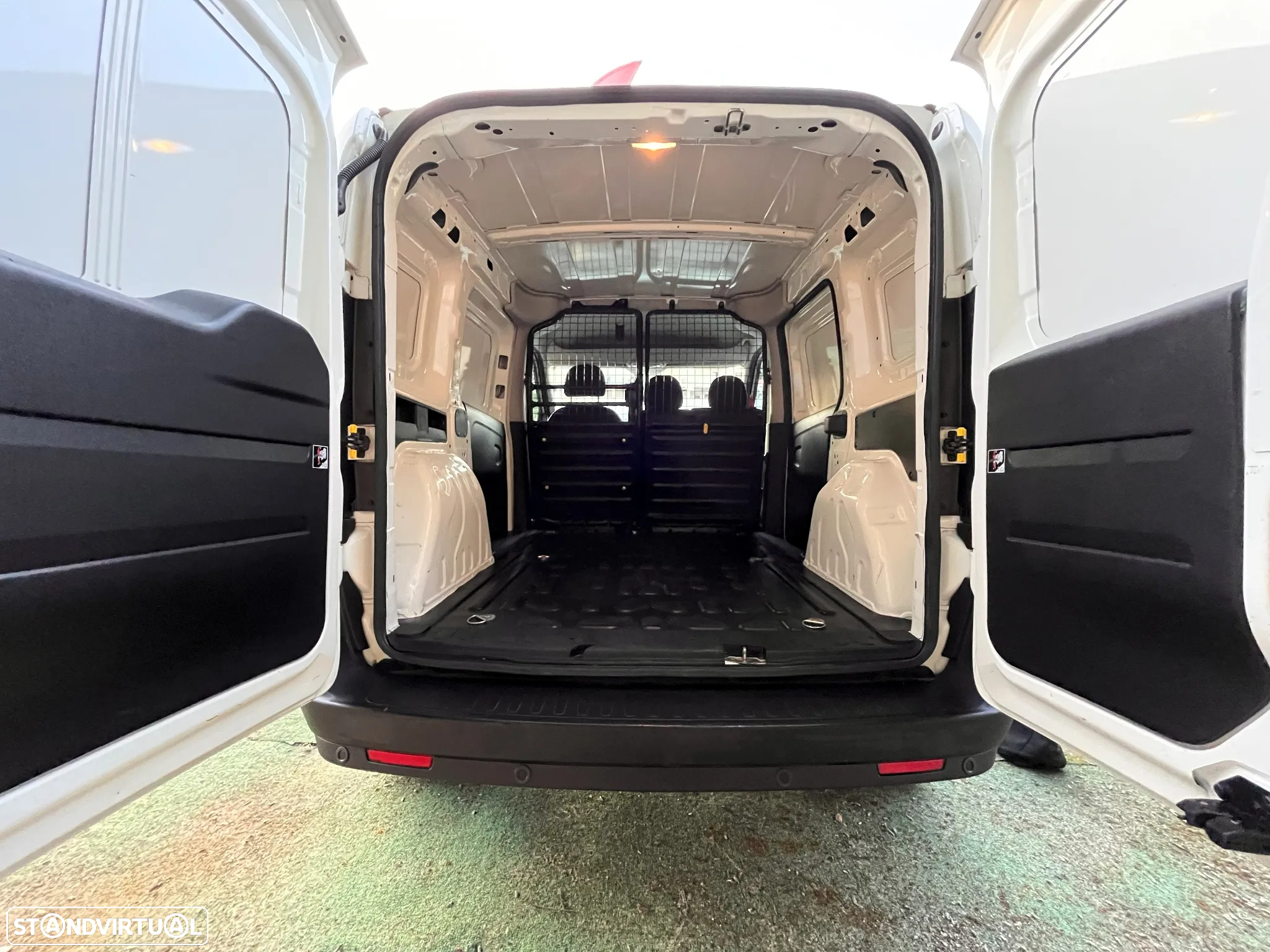 Fiat Doblò 1.3 Multijet Easy 3 Lugares - 20