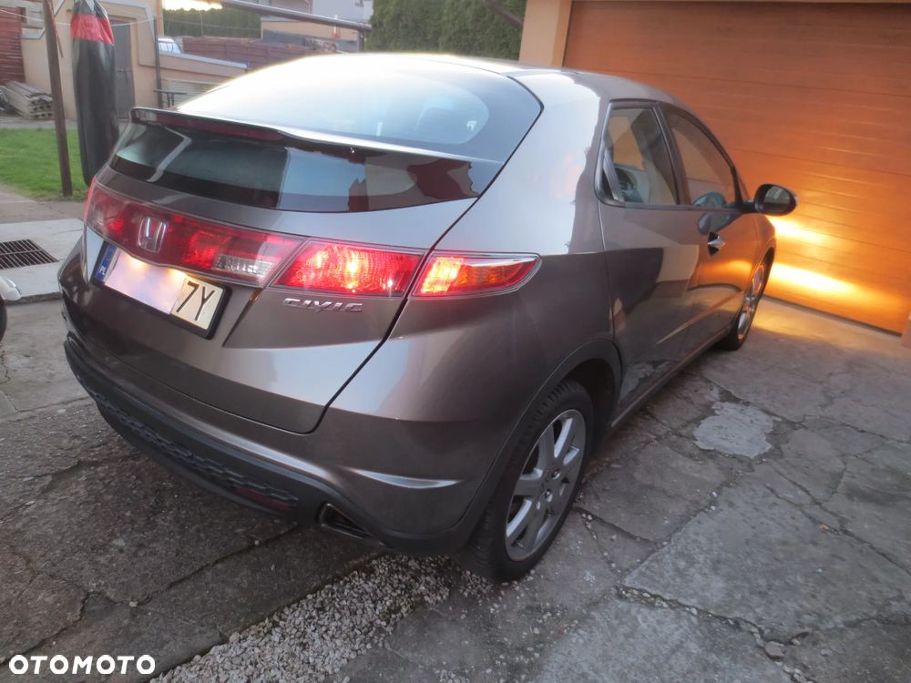 Honda Civic 1.8 Comfort - 23