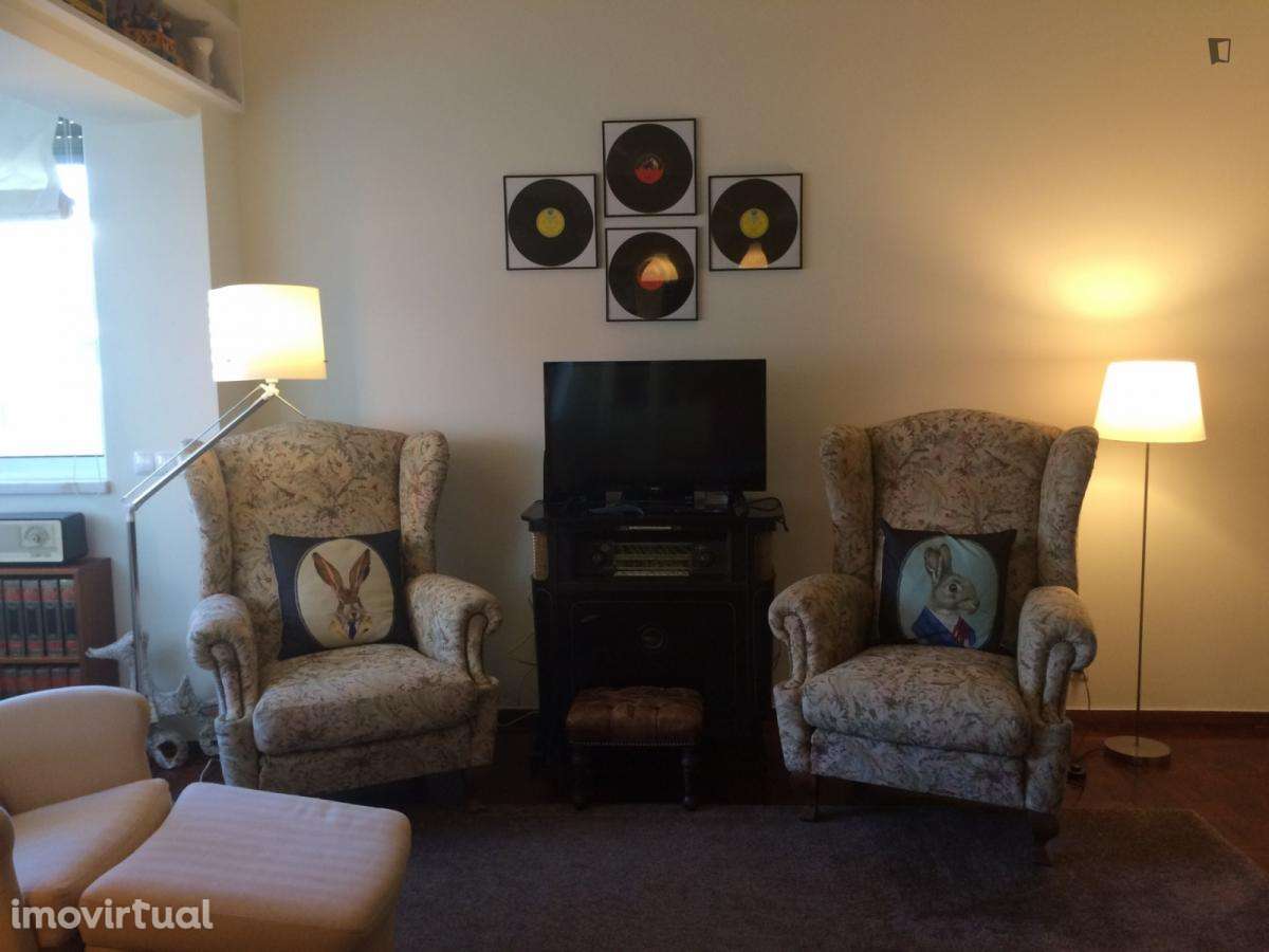 Quarto - localizado em Oeiras Lisbon - Grande imagem: 4/48