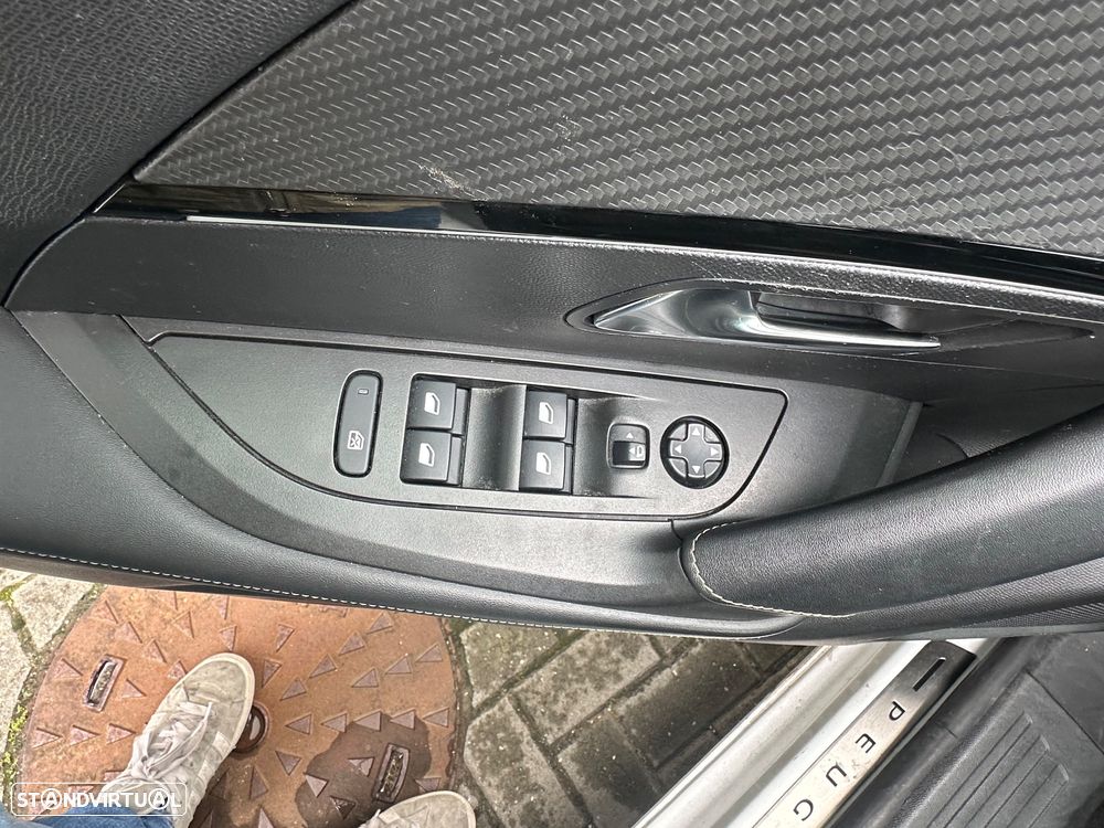 Peugeot 2008 1.2 PureTech GT Line EAT8 - 18