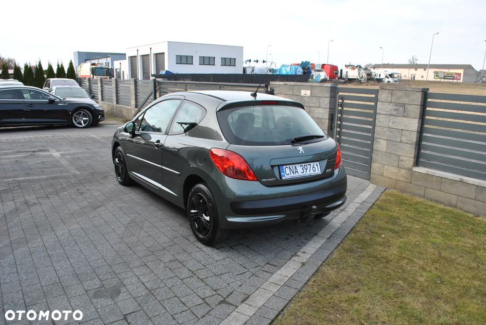 Peugeot 207 1.4 16V U Move - 3