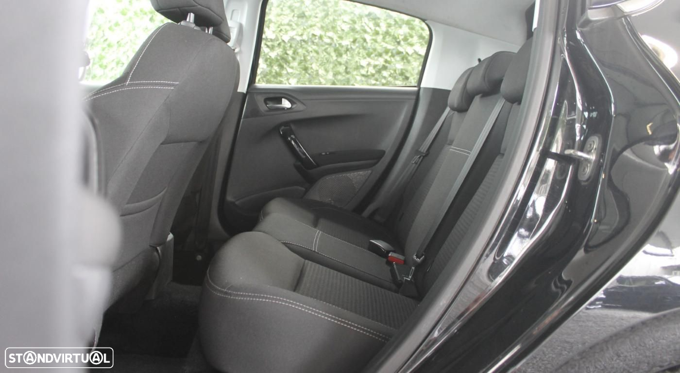Peugeot 208 1.2 PureTech Allure - 13