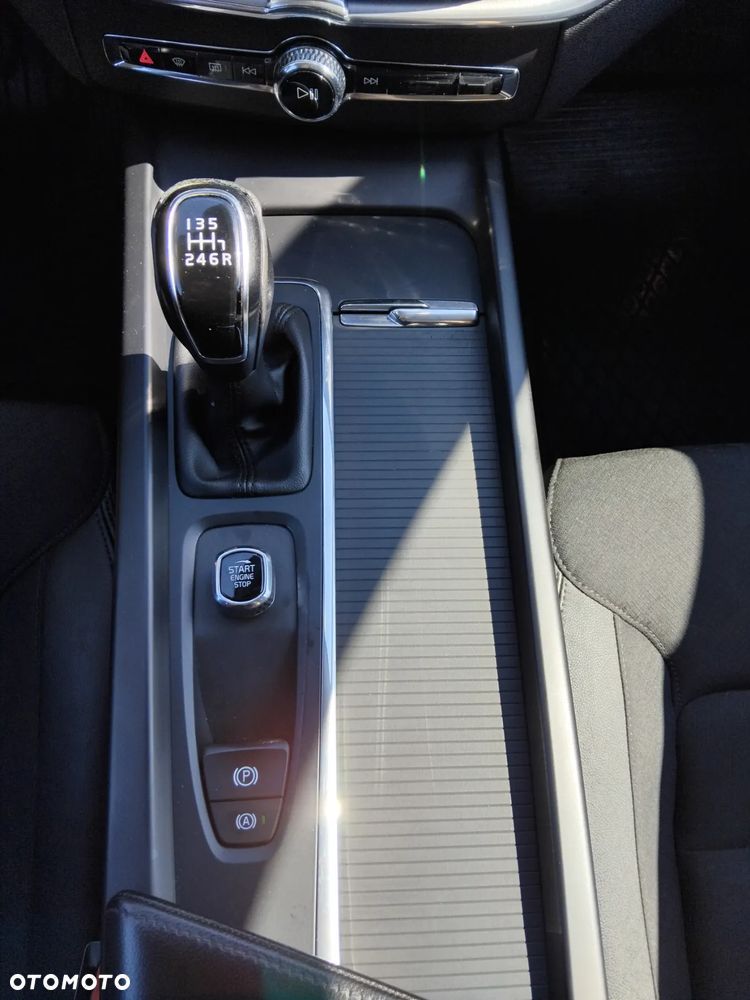 Volvo XC 60 D4 Momentum - 16