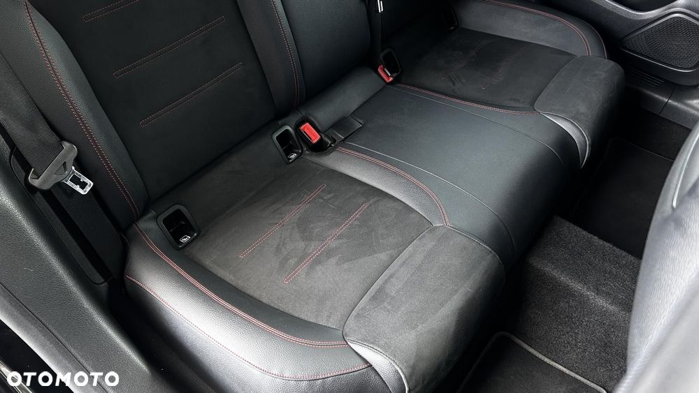 Mercedes-Benz CLA - 25