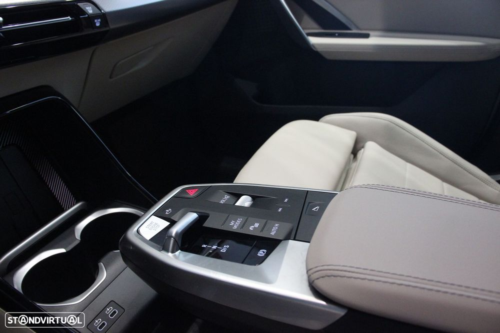 BMW X1 xDrive25e Pack Desportivo M - 14