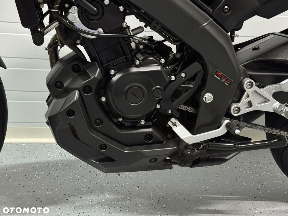 Yamaha MT - 22