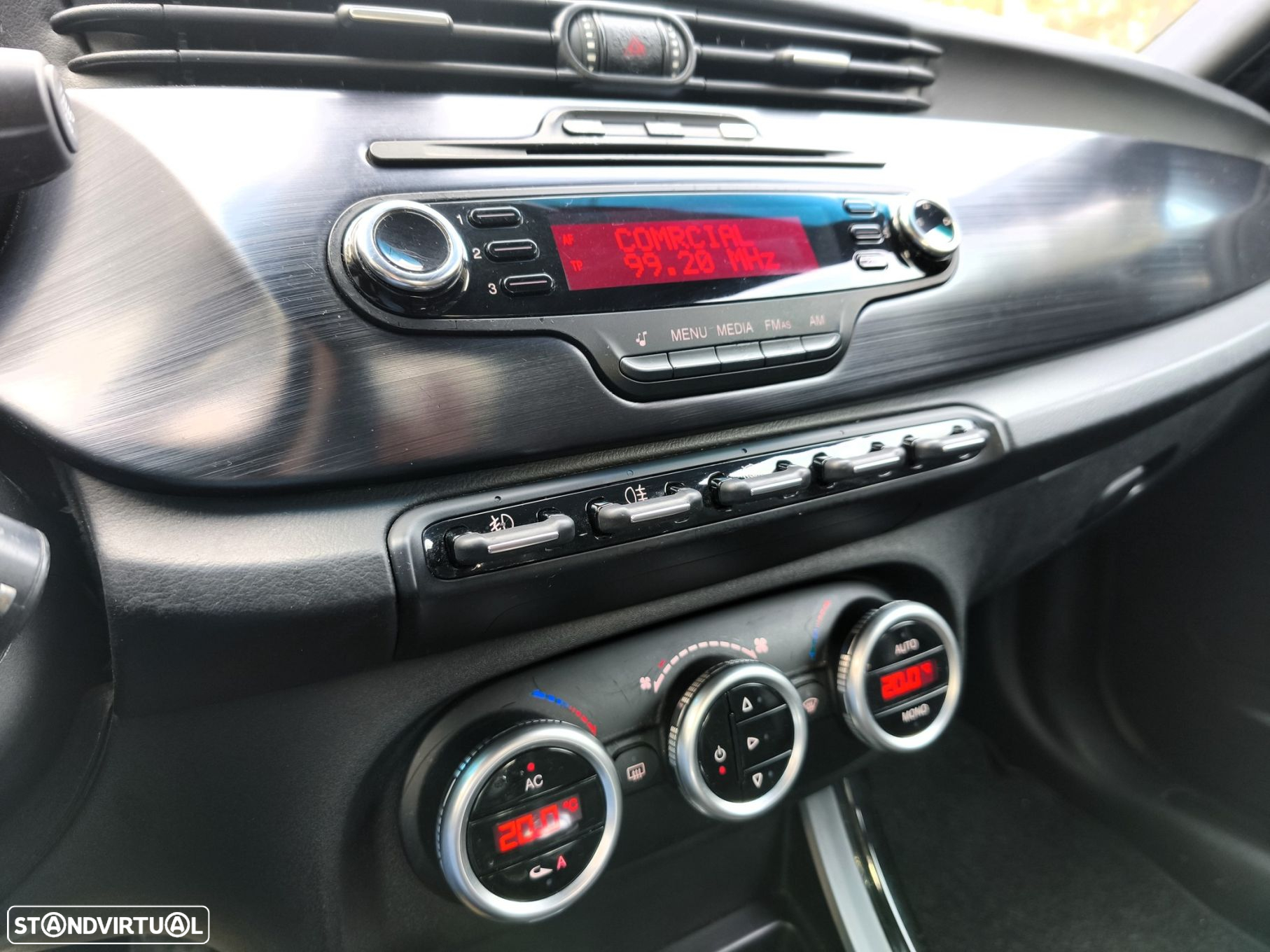Alfa Romeo Giulietta 1.6 JTDm Distinctive - 18