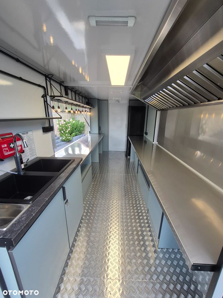 Mercedes-Benz Food Truck Sklep bar - 4