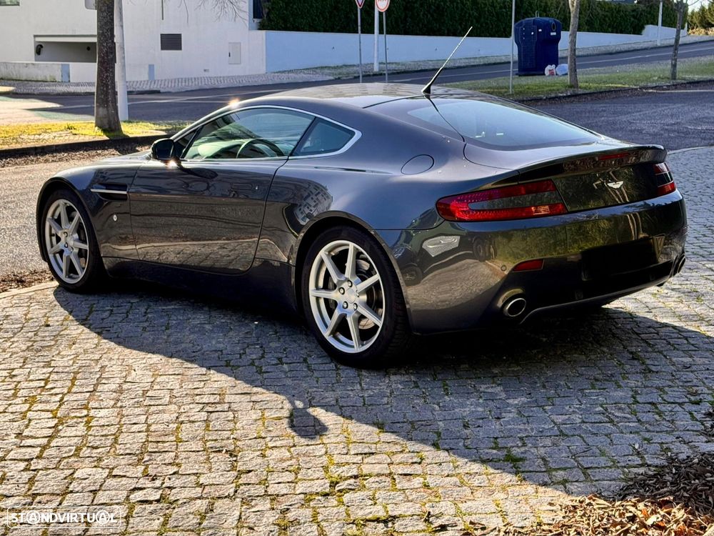 Aston Martin Vantage Coupe - 15