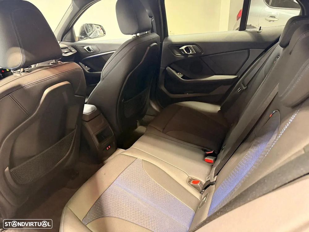 BMW 116 d Pack Desportivo M Auto - 13