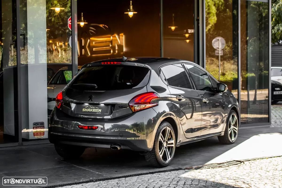 Peugeot 208 1.2 PureTech GT Line - 4