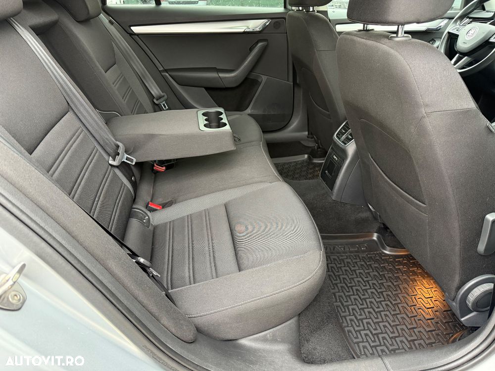 Skoda Octavia Combi Diesel 1.6 TDI Ambition - 20