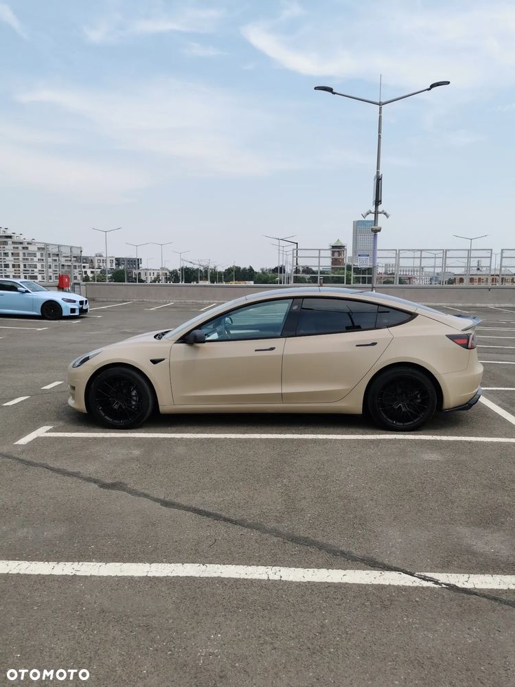 Tesla Model 3 AWD - 7