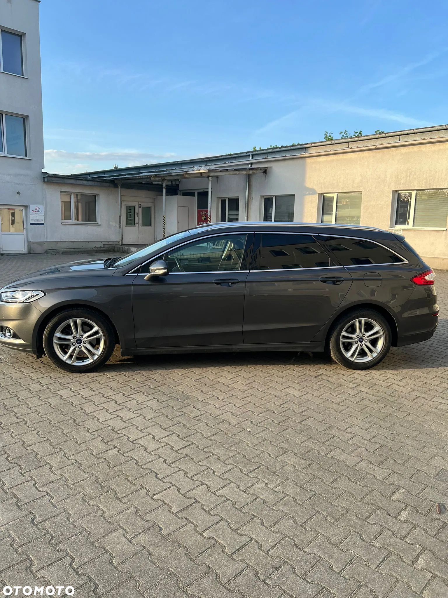 Ford Mondeo 2.0 EcoBoost Titanium - 6