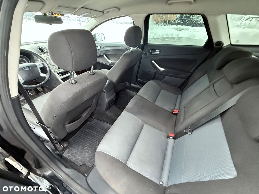 Ford Mondeo 2.0 Ambiente - 14