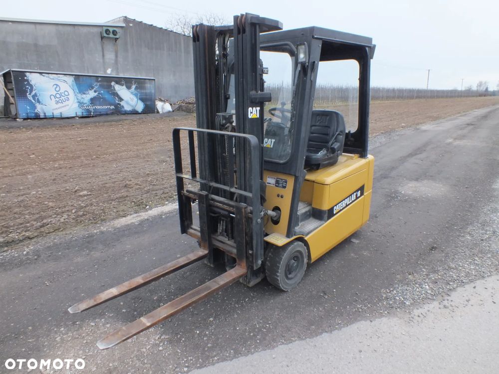 Caterpillar Cat 18 - 2