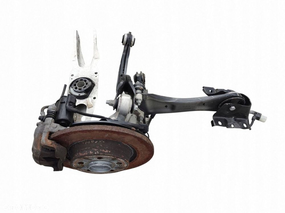 MERCEDES W118 CLA TYLNA PRAWA ZWROTNICA WAHACZ 4MATIC A2470600
