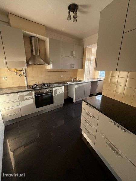 T3 Apartamento em Santarém (centro - junto ao centro comercial W) - Grande imagem: 2/12