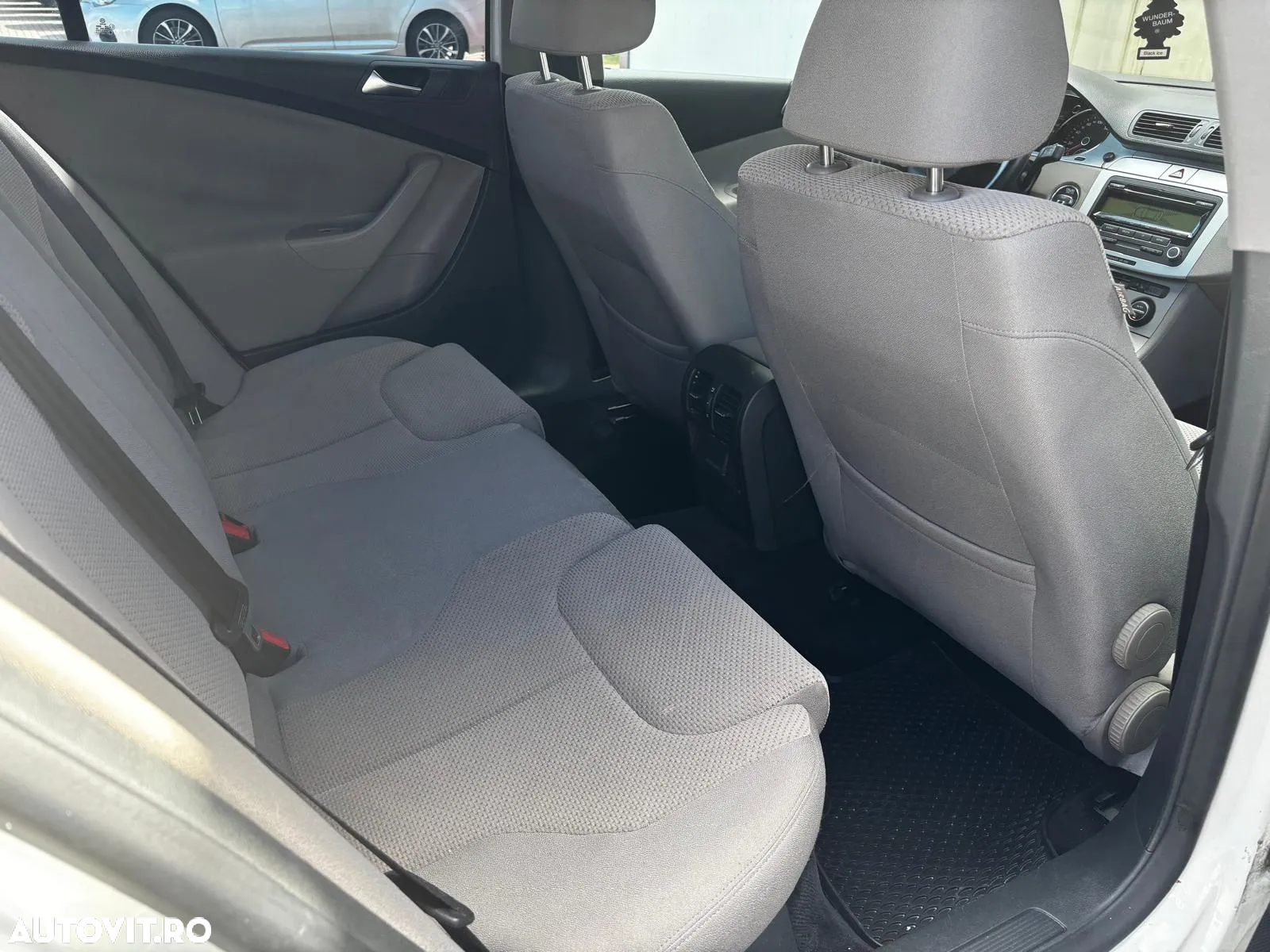 Volkswagen Passat - 8