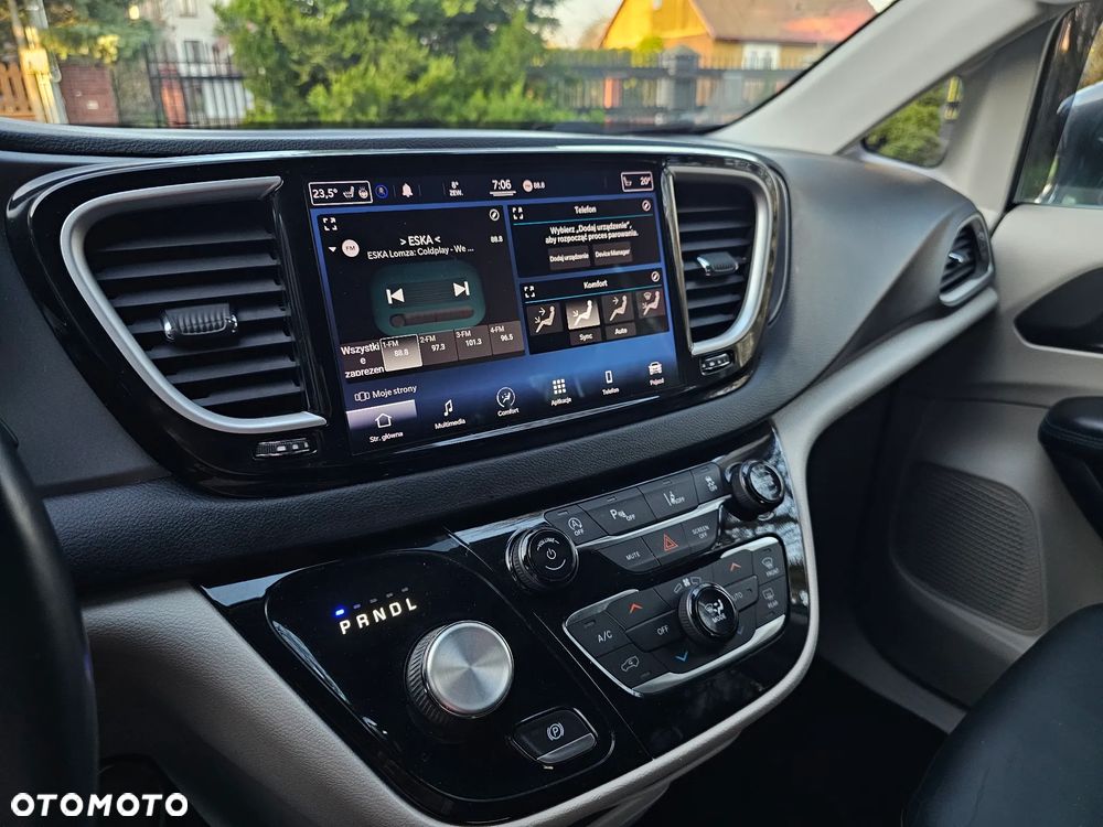 Chrysler Pacifica - 20