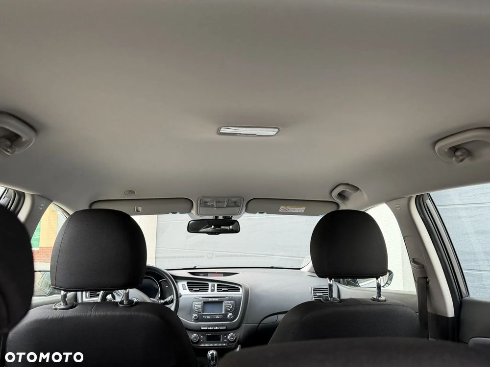 Kia Ceed - 13