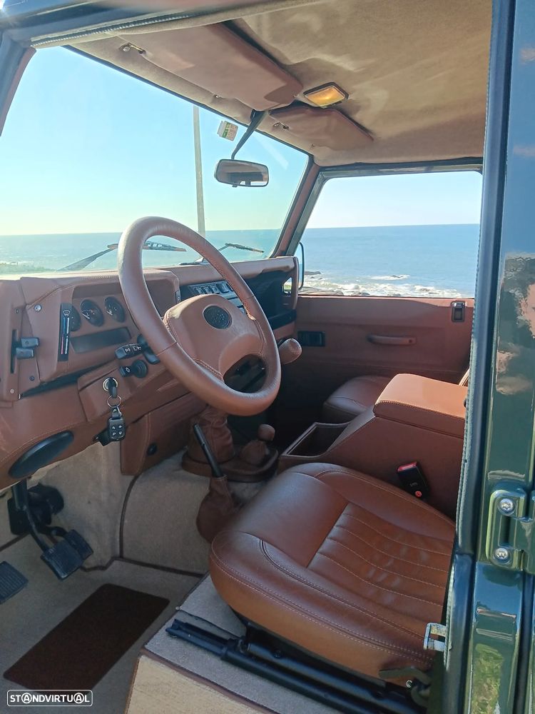 Land Rover Defender - 11