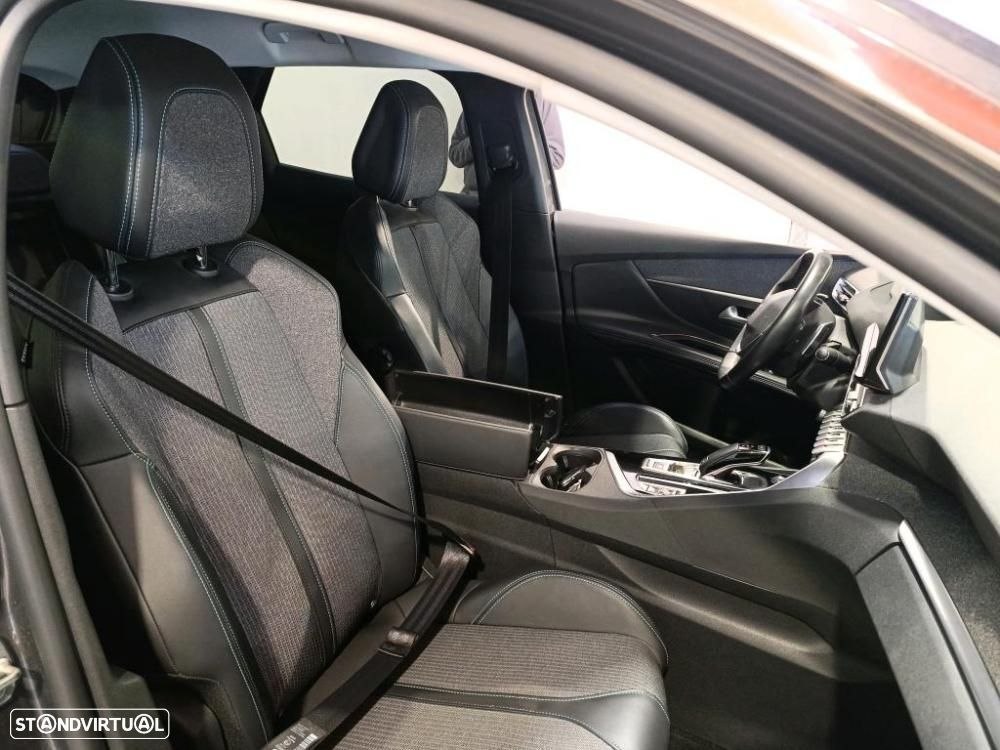 Peugeot 3008 1.5 BlueHDi Allure Pack EAT8 - 8