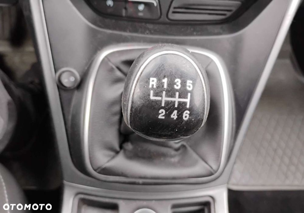 Ford Kuga - 17