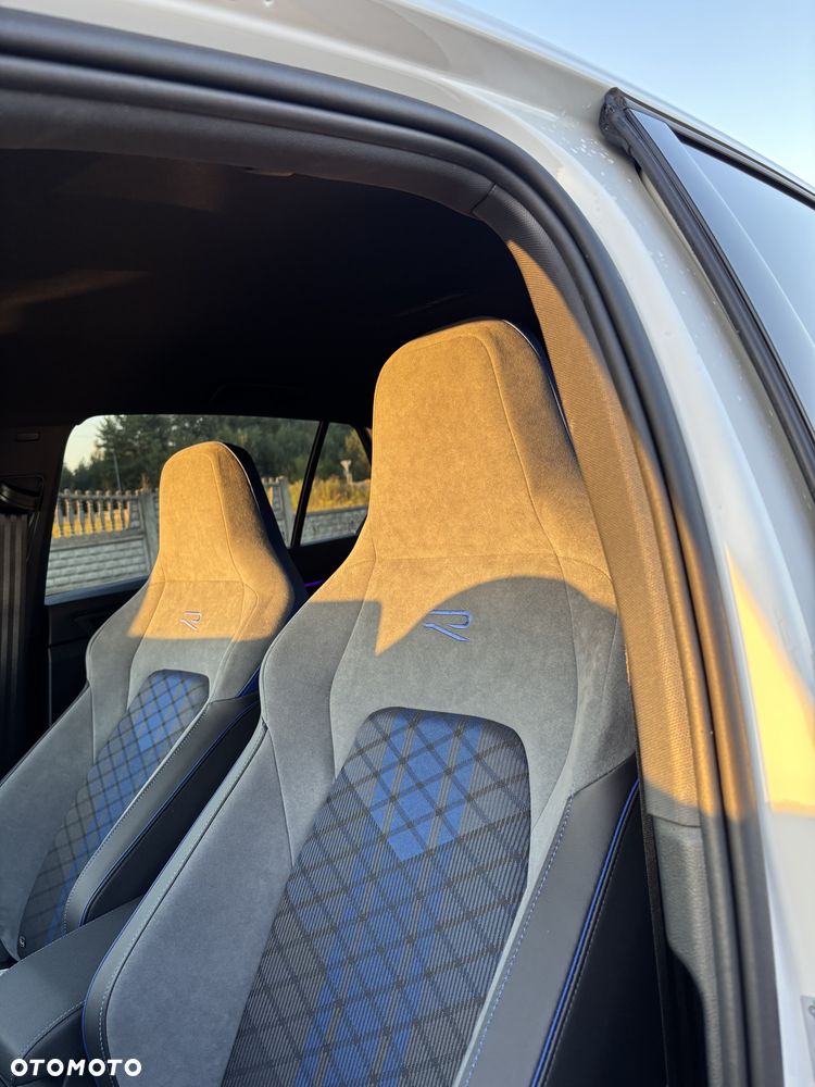 Volkswagen Golf - 11
