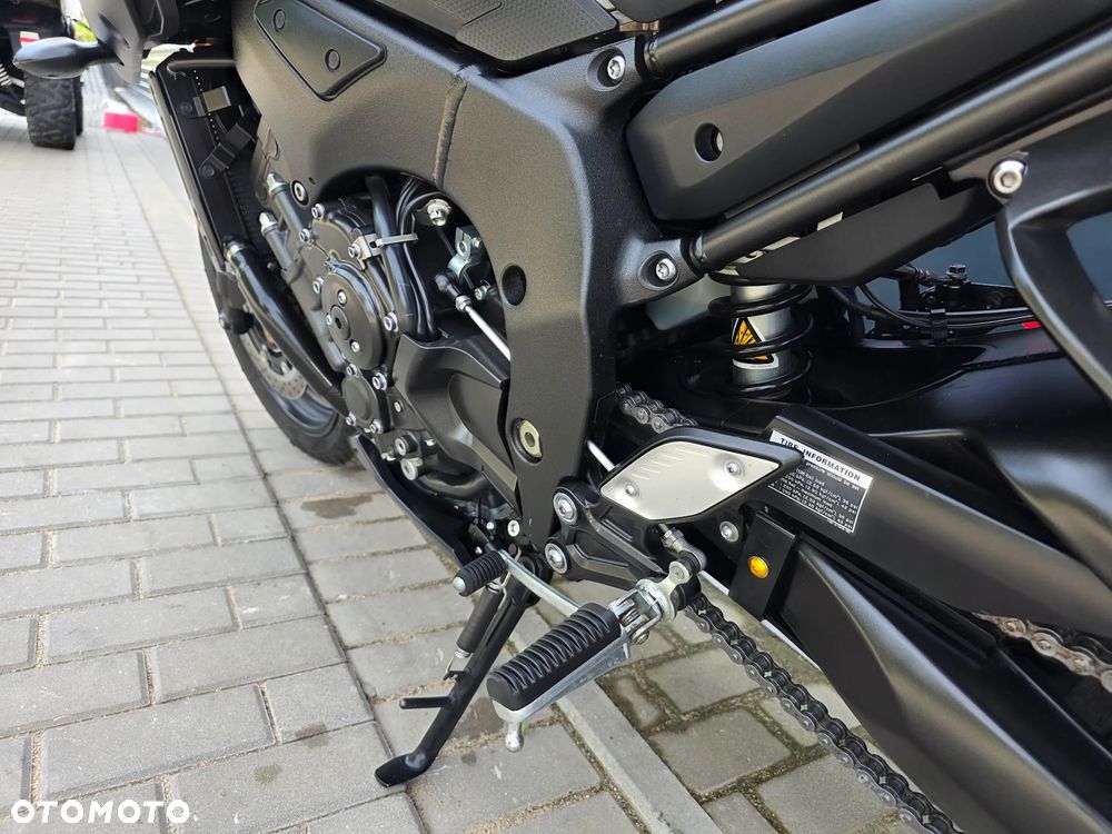 Yamaha FZ8 - 18
