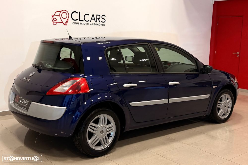 Renault Mégane 1.5 dCi Dynamique Luxe - 4