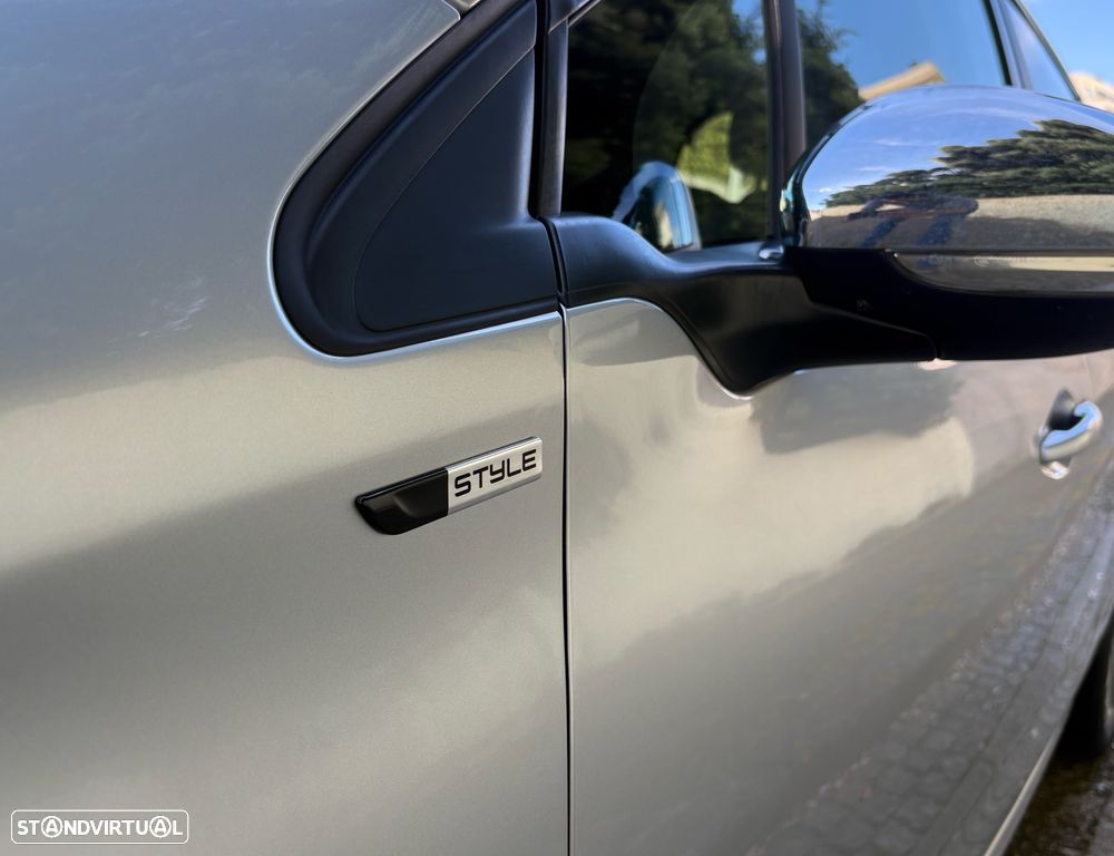 Peugeot 208 1.6 BlueHDi Style - 18