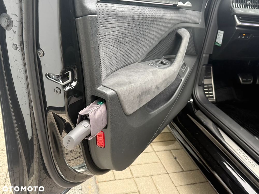 Skoda Superb 2.0 TSI Sportline DSG - 35