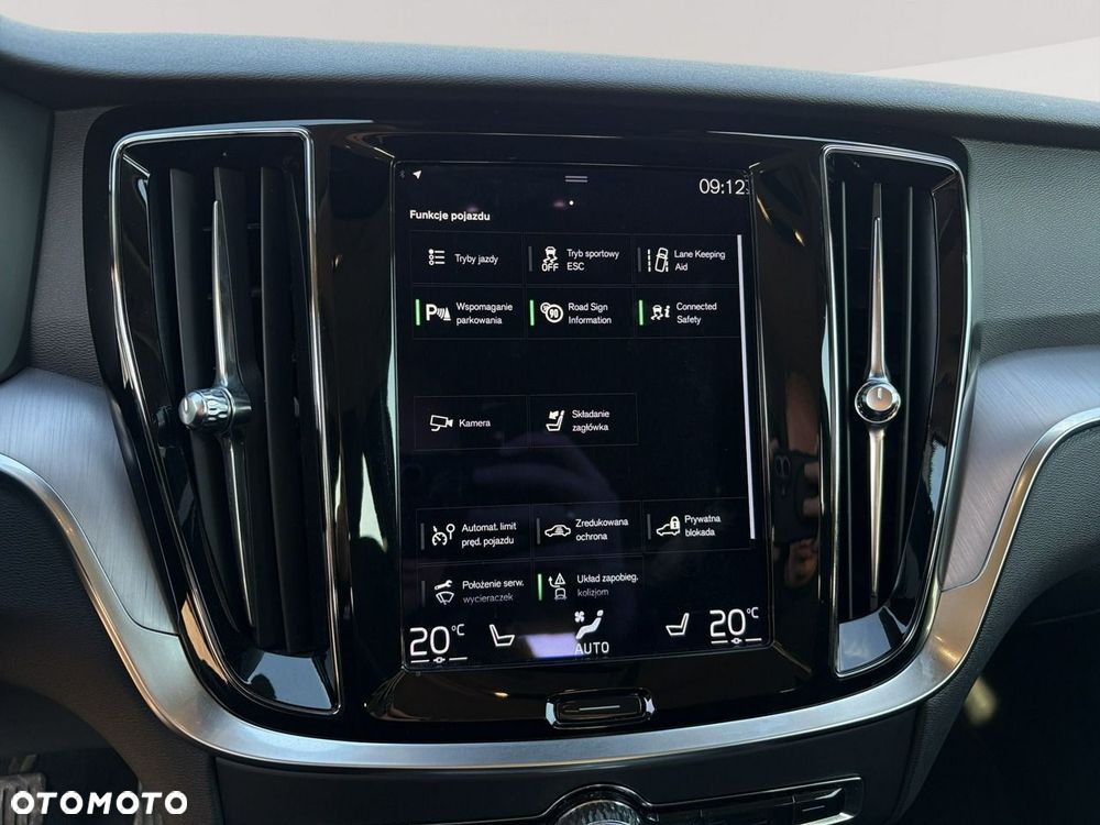 Volvo V60 B4 D Momentum Pro - 19