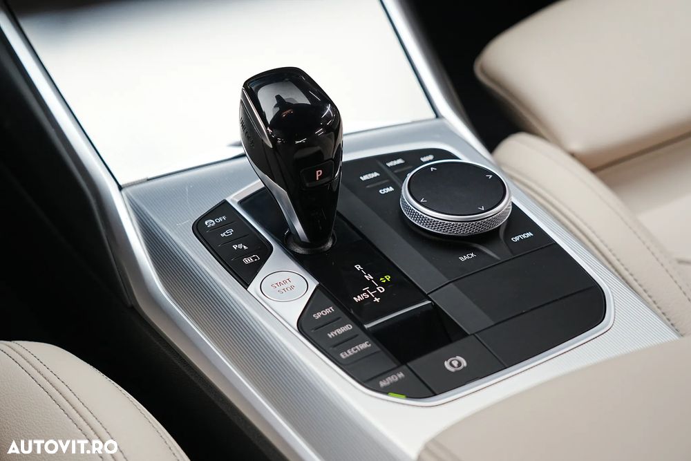 BMW Seria 3 320e Aut. Sport Line - 33
