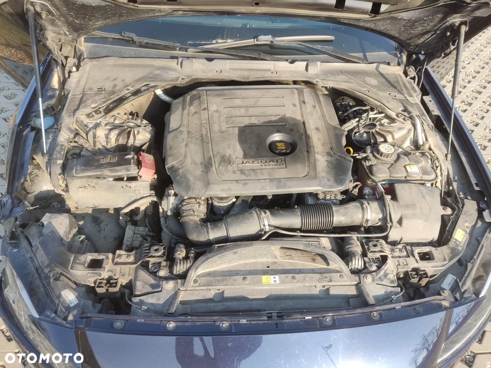 Jaguar XF E-Performance Prestige - 13