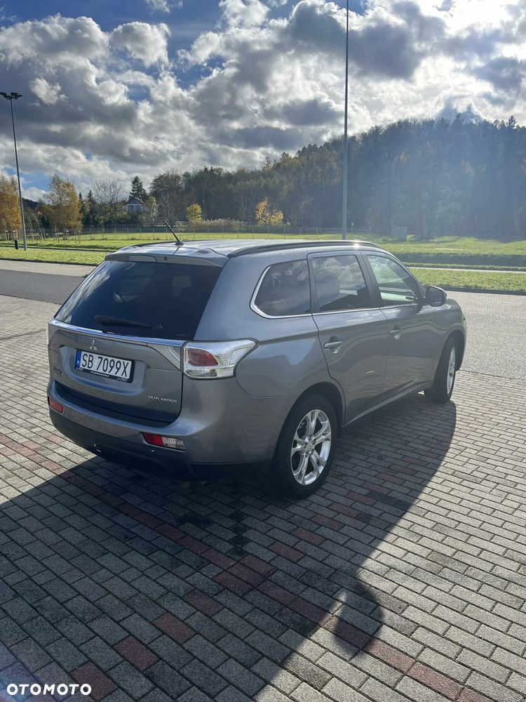 Mitsubishi Outlander - 8