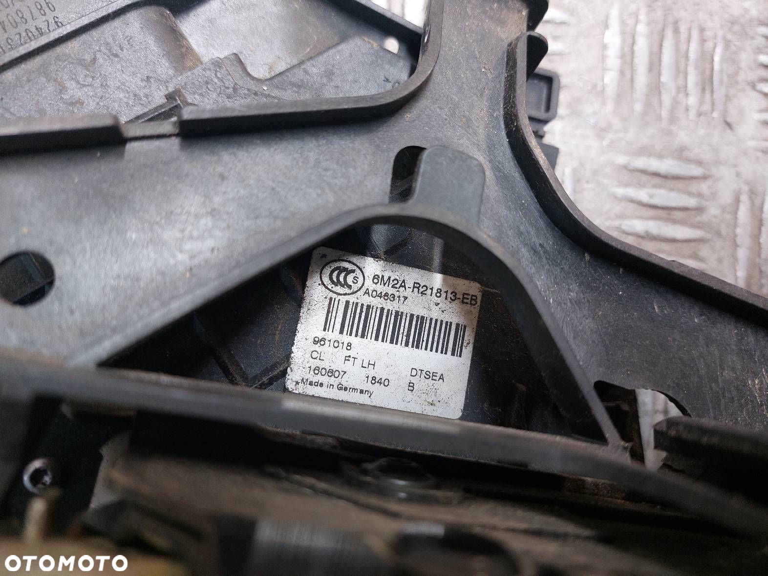 ZAMEK DRZWI LEWY PRZÓD + KLAMKI FORD MONDEO MK4 6M2A-R21813-EB - 3