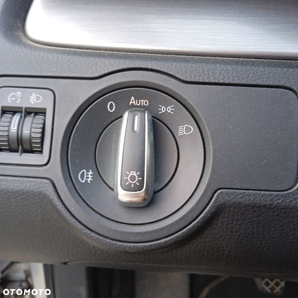 Volkswagen Passat 2.0 TDI Comfortline - 23