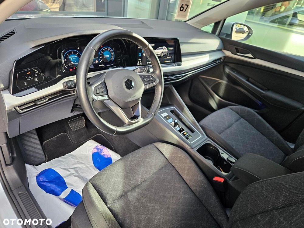 Volkswagen Golf - 10