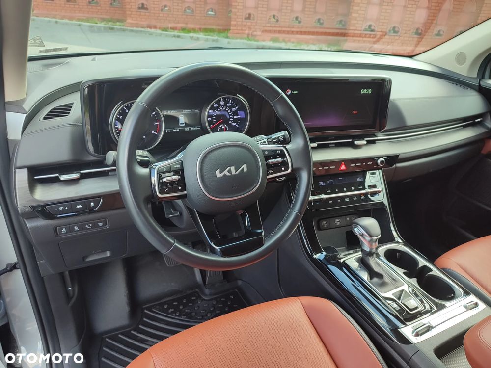 Kia Carnival - 8