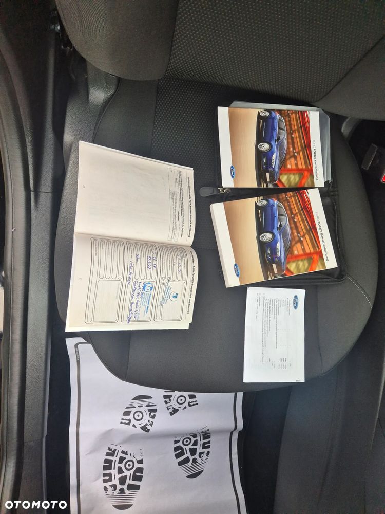 Ford Focus 1.6 Ambiente - 34