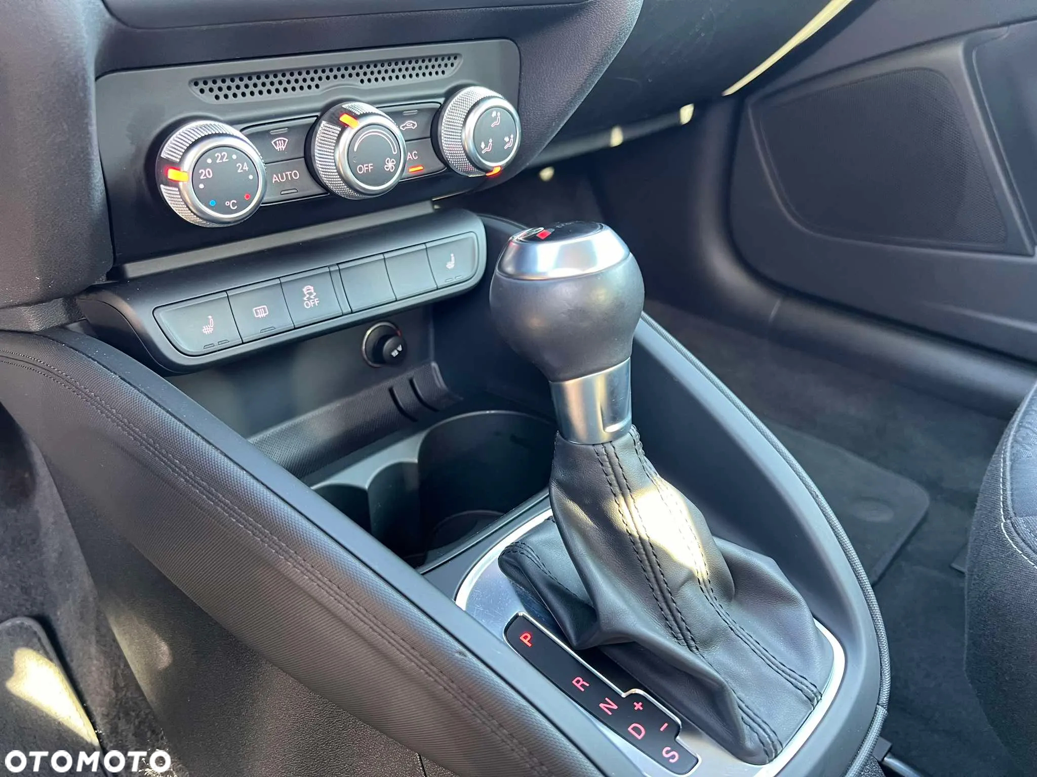 Audi A1 1.4 TFSI 119g S tronic Attraction - 12