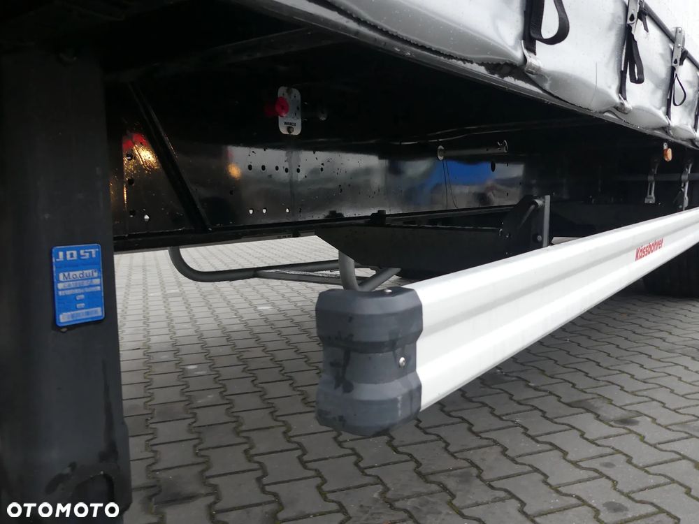 Kassbohrer MEGA / FIRANKA / OŚ PODNOSZONA / 3 SZTUKI / - 17