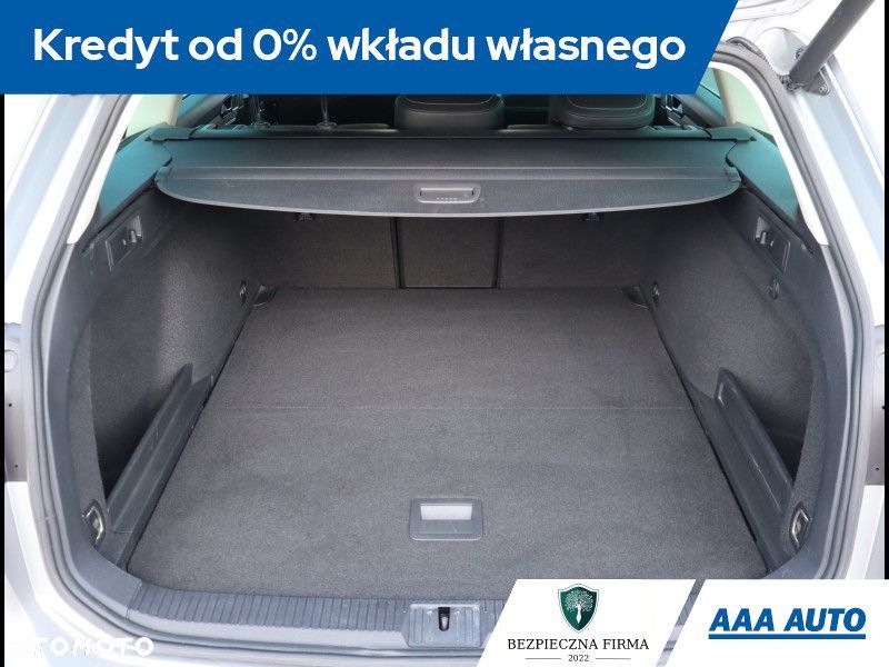 Volkswagen Passat - 13